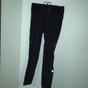 Lululemon size 4 leggings - barely worn